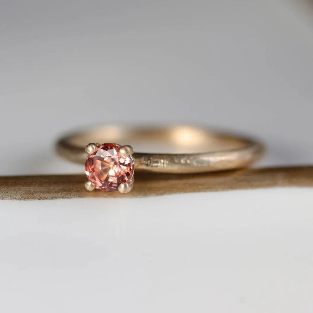 4mm Round Peach Padparadscha Sapphire - 101640