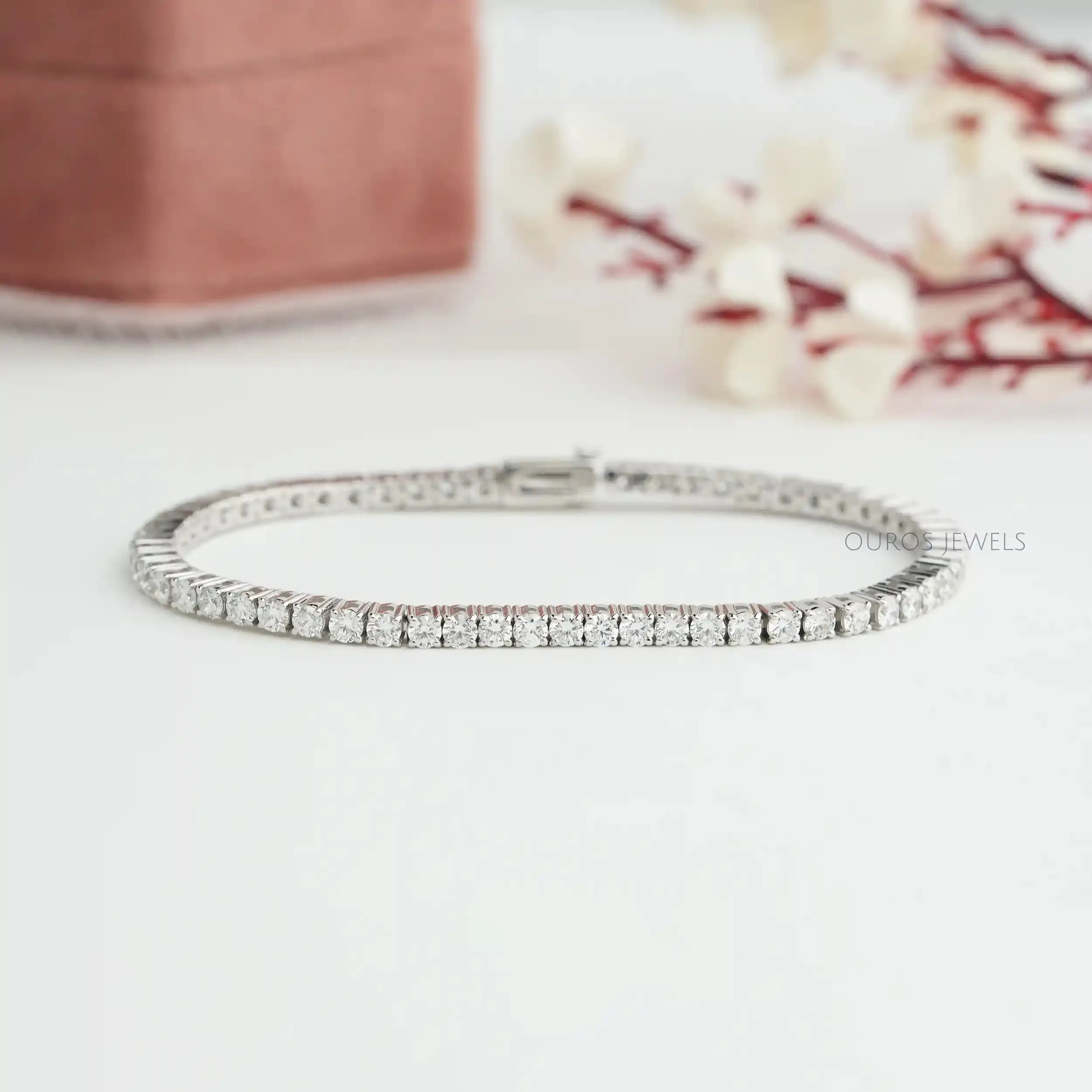 Brilliant Round Cut Eco Friendly Diamond Bracelet