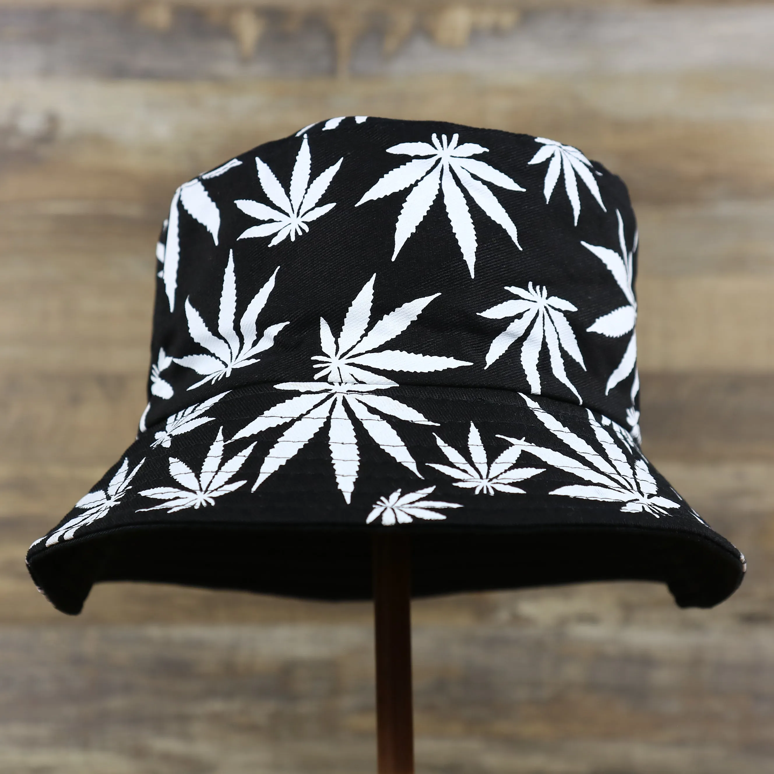 FOOT CLAN | MARIJUANA | BUCKET HAT | BLACK/WHITE | SMALL/MEDIUM