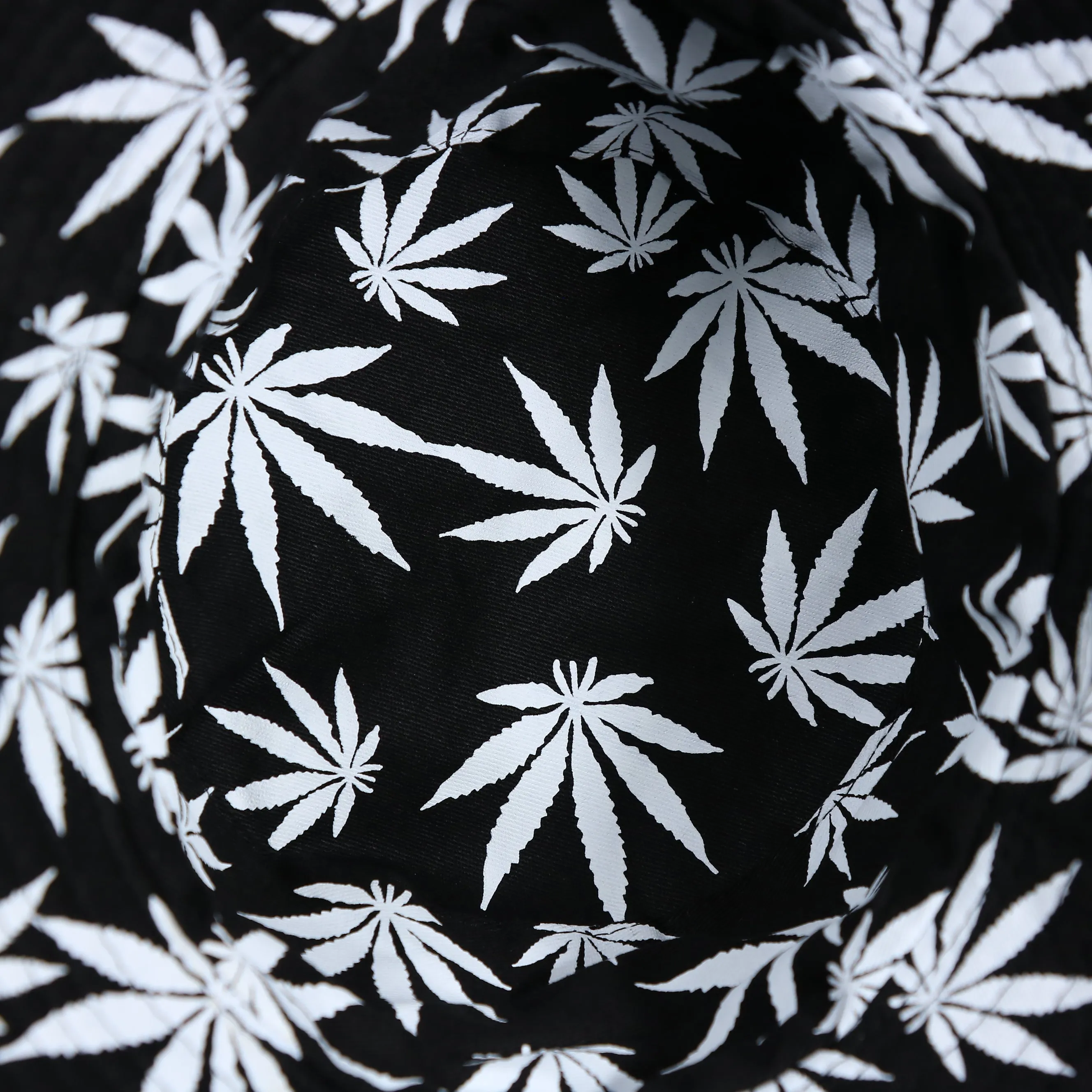 FOOT CLAN | MARIJUANA | BUCKET HAT | BLACK/WHITE | SMALL/MEDIUM