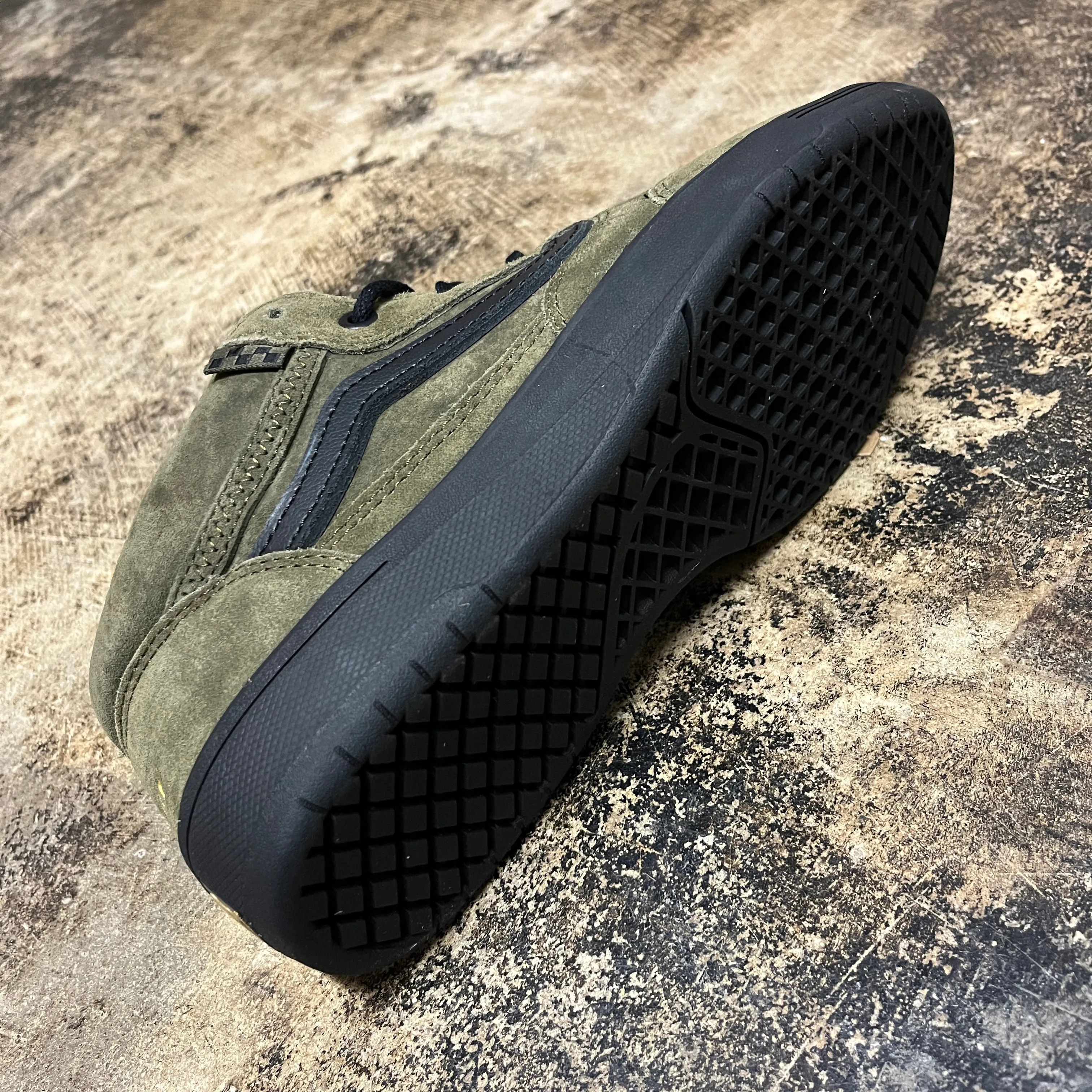 VANS ZAHBA MID BEATRICE (DARK OLIVE)