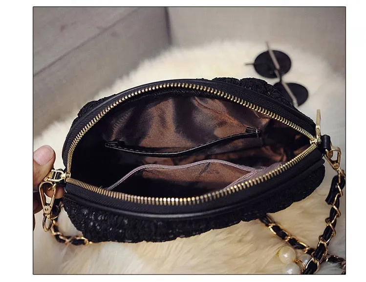 Women's Solid Shell-Shaped Lock Chain Handle Crossbody Handbag